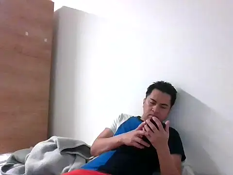 sweetpinoy2027 online show from February 10, 9:35 am