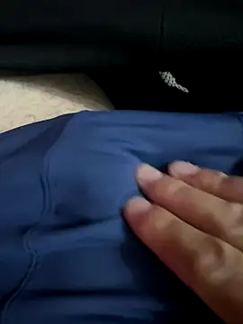 Snapshot of SnakyBolt chatting on December 15, 10:58 pm SnakyBolt online show from December 15, 10:58 pm