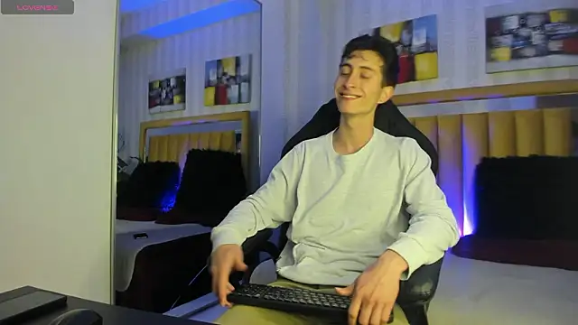 Ithan Skin online show from February 9, 12:53 pm