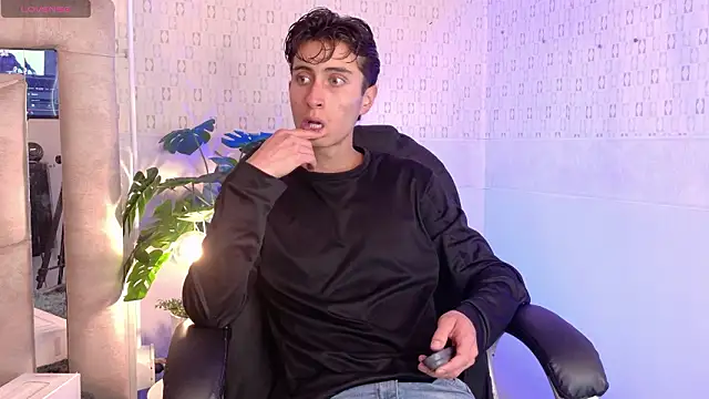 Ithan Skin online show from February 24, 11:41 am