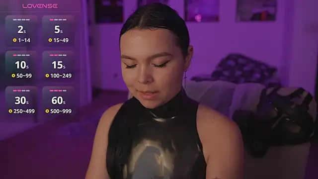 Snapshot of Dominatrix_Alice chatting on June 13, 2:20 am Dominatrix Alice online show from June 13, 2:20 am