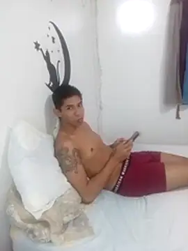 LolaAndBugs  online show from January 16, 8:13 pm