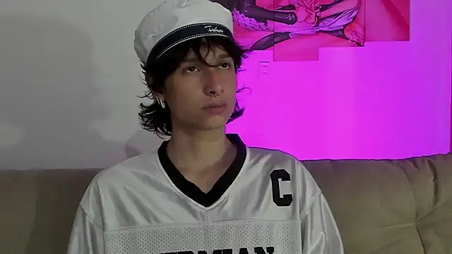 cirosky elchicopolla online show from March 17, 3:44 am