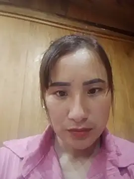 Snapshot of Belinda-686 chatting on December 17, 1:00 am Belinda-686 online show from December 17, 1:00 am