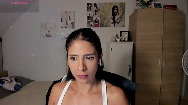 Snapshot of VEROSlen- chatting on May 20, 1:56 am VEROSlen- online show from May 20, 1:56 am