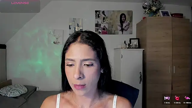 Snapshot of VEROSlen- chatting on May 25, 12:49 am VEROSlen- online show from May 25, 12:49 am