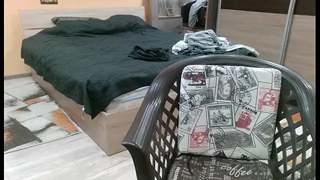 alieninhumanbody1 online show from January 14, 2:28 am