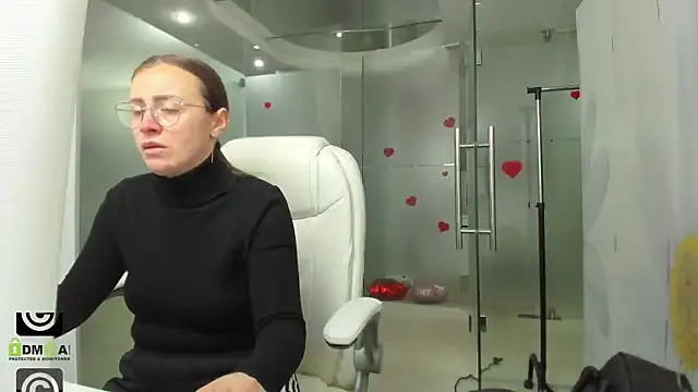 missdominna online show from April 22, 2:47 am