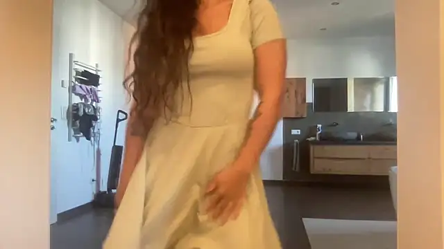 Snapshot of RosaDream chatting on July 4, 4:46 pm RosaDream online show from July 4, 4:46 pm