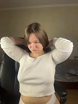 Snapshot of CaramelleSugarr chatting on December 18, 2:34 pm CaramelleSugarr online show from December 18, 2:34 pm