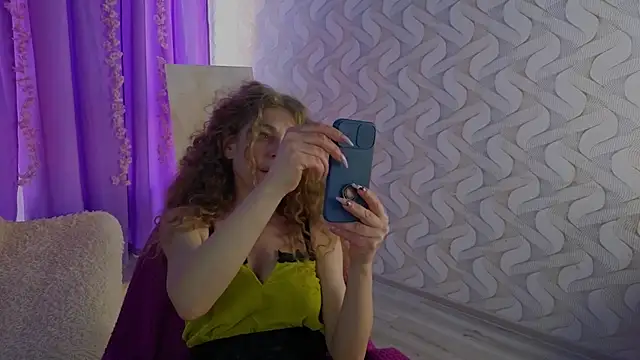 EvaTemptt online show from March 5, 2:35 pm