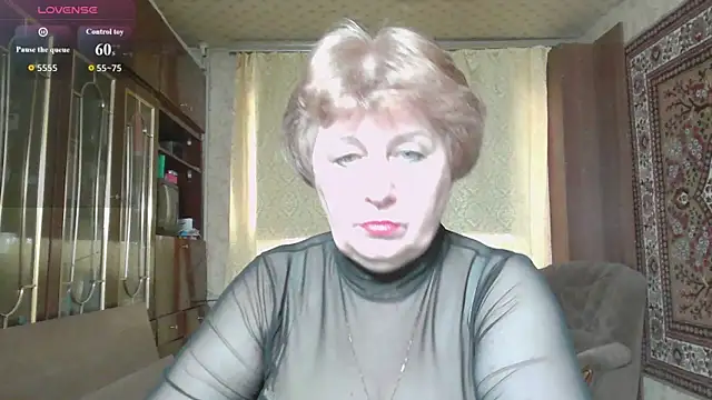Snapshot of Casey_peach chatting on July 10, 6:17 am Casey peach online show from July 10, 6:17 am