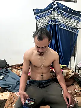 Snapshot of Fixvyusv chatting on December 18, 2:01 pm Fixvyusv online show from December 18, 2:01 pm