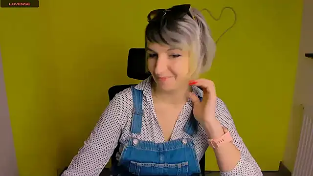 Snapshot of Lana_Foxyy chatting on April 27, 2:59 pm Lana Foxyy online show from April 27, 2:59 pm