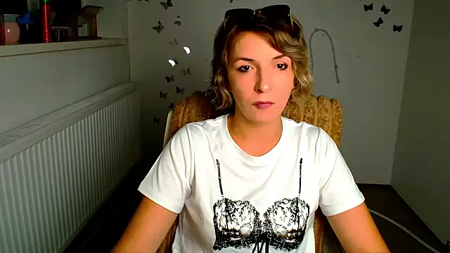 Lana Foxyy online show from July 12, 5:42 am