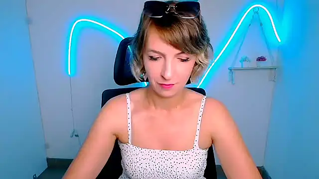 Lana Foxyy online show from July 13, 11:35 am