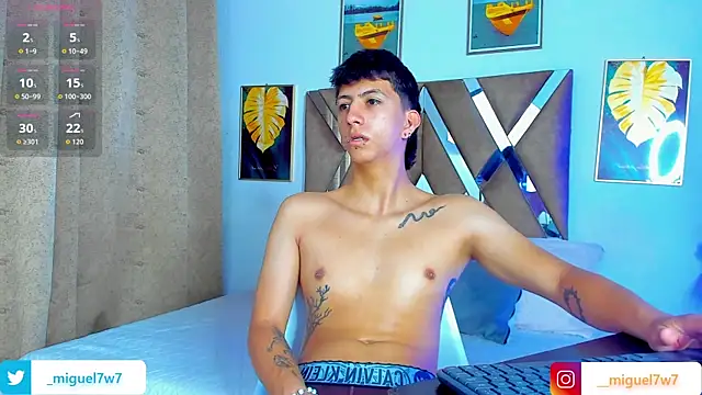 Snapshot of DaniiFoxx chatting on December 17, 12:22 pm DaniiFoxx online show from December 17, 12:22 pm