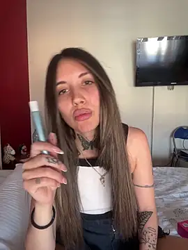 saphirafox online show from April 9, 9:04 am