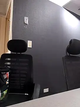 Venuz Rivers  online show from December 17, 1:17 pm