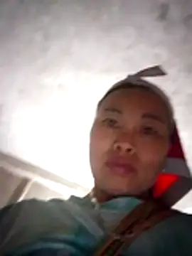 Snapshot of Maikha08 chatting on April 28, 12:43 pm Maikha08 online show from April 28, 12:43 pm