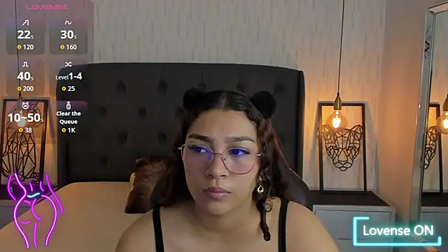 angelinemore online show from January 9, 7:15 pm