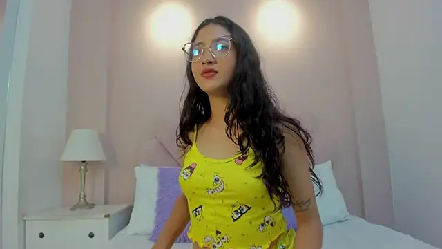 cammirose  online show from December 20, 11:17 am