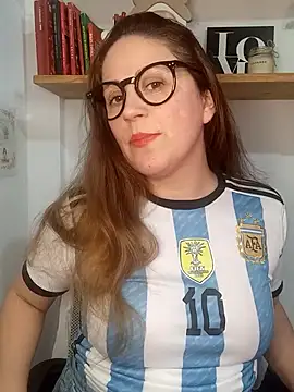 Snapshot of SofiEsteves chatting on June 17, 3:24 pm SofiEsteves online show from June 17, 3:24 pm