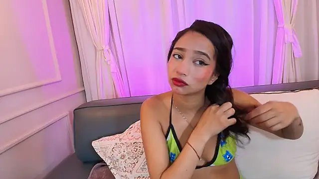 alison ferrera  online show from April 17, 6:00 pm