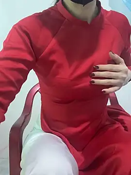 bi biii online show from April 27, 8:40 pm