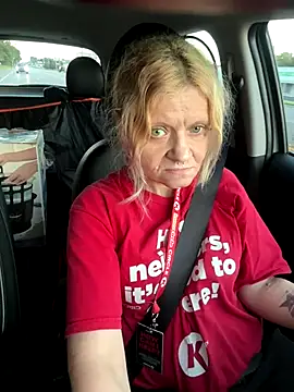 lindzybella online show from September 28, 11:48 am