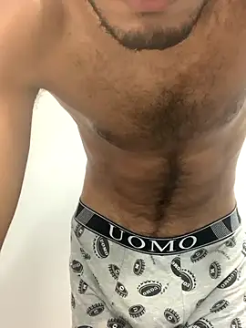 Snapshot of jeunesexy7 chatting on December 16, 4:56 pm jeunesexy7 online show from December 16, 4:56 pm