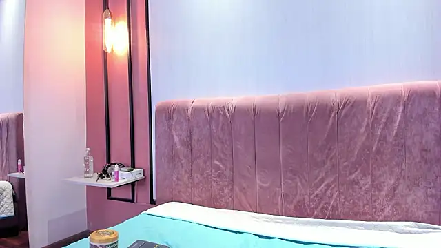 PamelaRed  online show from March 4, 8:48 pm