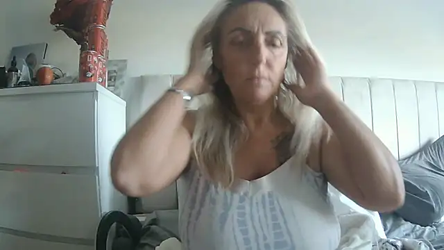 theblondecocklover online show from June 10, 4:56 am