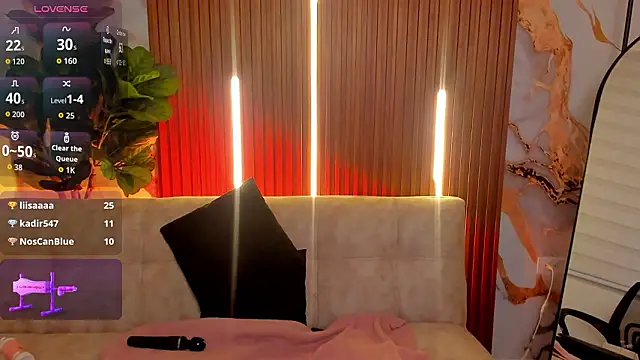 Nickie reed  online show from March 8, 2:04 am