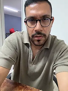 Snapshot of AdrianGarcia89 chatting on July 7, 1:30 am AdrianGarcia89 online show from July 7, 1:30 am