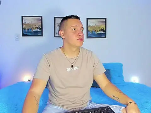 Snapshot of ethan_flame1 chatting on December 18, 3:51 pm ethan flame1 online show from December 18, 3:51 pm