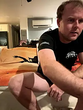 Snapshot of Studmuffin4you chatting on January 13, 5:13 am Studmuffin4you online show from January 13, 5:13 am