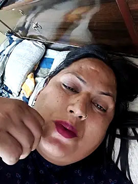 Hotmylips online show from April 18, 7:51 pm