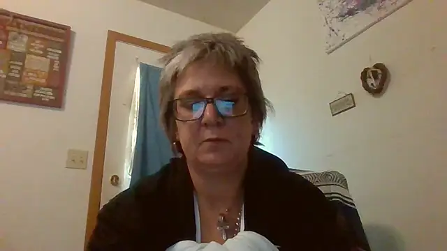 Snapshot of becky1111 chatting on May 7, 5:40 pm becky1111 online show from May 7, 5:40 pm