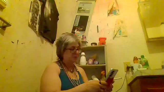 Snapshot of becky1111 chatting on May 11, 4:04 pm becky1111 online show from May 11, 4:04 pm