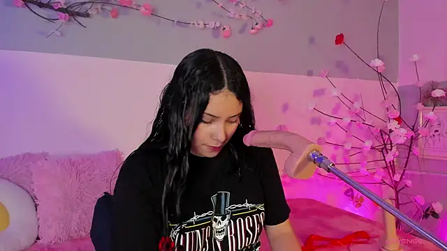 isabellagiirl online show from April 19, 8:33 pm