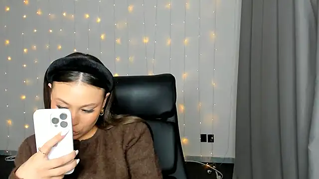 Snapshot of ArnitaAsma chatting on December 18, 3:51 pm ArnitaAsma online show from December 18, 3:51 pm