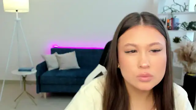 Snapshot of ArnitaAsma chatting on December 19, 10:00 am ArnitaAsma online show from December 19, 10:00 am