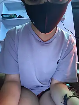 Snapshot of kinsu4763 chatting on January 13, 6:18 am kinsu4763 online show from January 13, 6:18 am