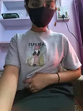 Snapshot of kinsu4763 chatting on January 18, 7:01 am kinsu4763 online show from January 18, 7:01 am