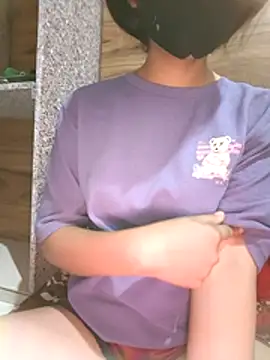 Snapshot of kinsu4763 chatting on March 24, 3:55 am kinsu4763 online show from March 24, 3:55 am