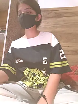 Snapshot of kinsu4763 chatting on March 24, 4:12 pm kinsu4763 online show from March 24, 4:12 pm