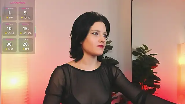 RowenMoon online show from March 6, 9:22 pm