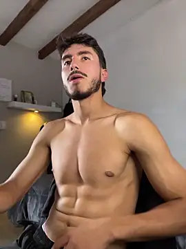 Snapshot of LIAM_COLT chatting on May 26, 8:16 pm LIAM COLT online show from May 26, 8:16 pm