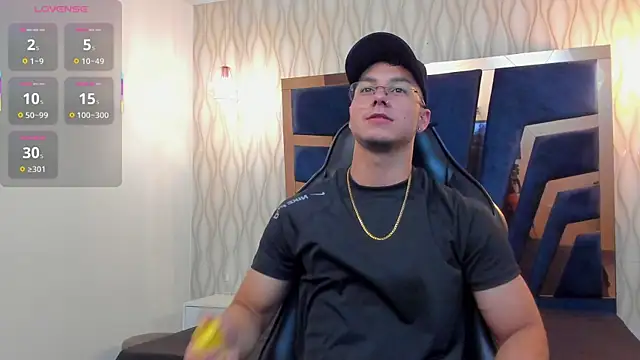 Noah Clarkk online show from April 11, 5:17 pm